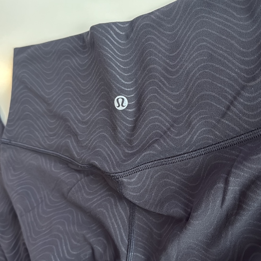 Lululemon 🖤 ALIGN hi-rise Pant 28” (size 6)